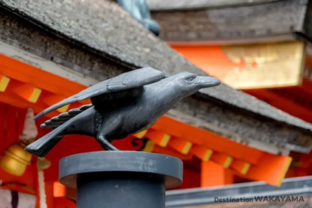 statue of yatagarasu