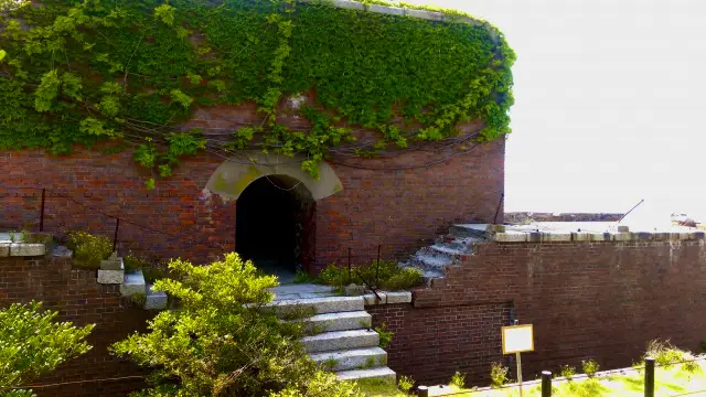 Tomogashima Second Battery Ruins