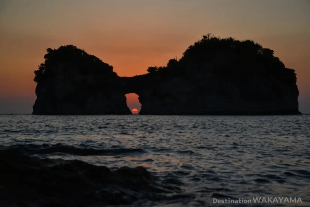 日本の夕陽100選に選ばれる、白浜の夕陽