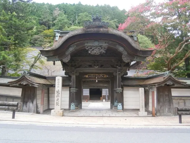 高野山宿坊 遍照光院（へんじょうこういん）