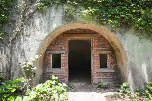 友島第五砲台遺址